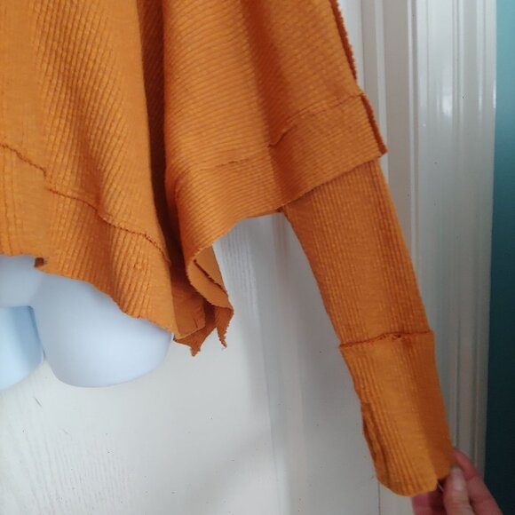 We The Free Rust Ribbed Mock Neck Oversize Crop Batwing Over L-Sleeve Shirt S - Picture 9 of 15